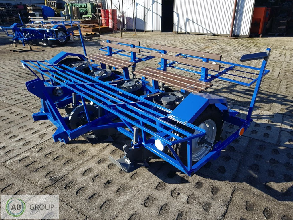 Kotło-Pol potato planter 4-rows - Potato planter: picture 2 Kotło-Pol potato planter 4-rows - Potato planter: picture 2