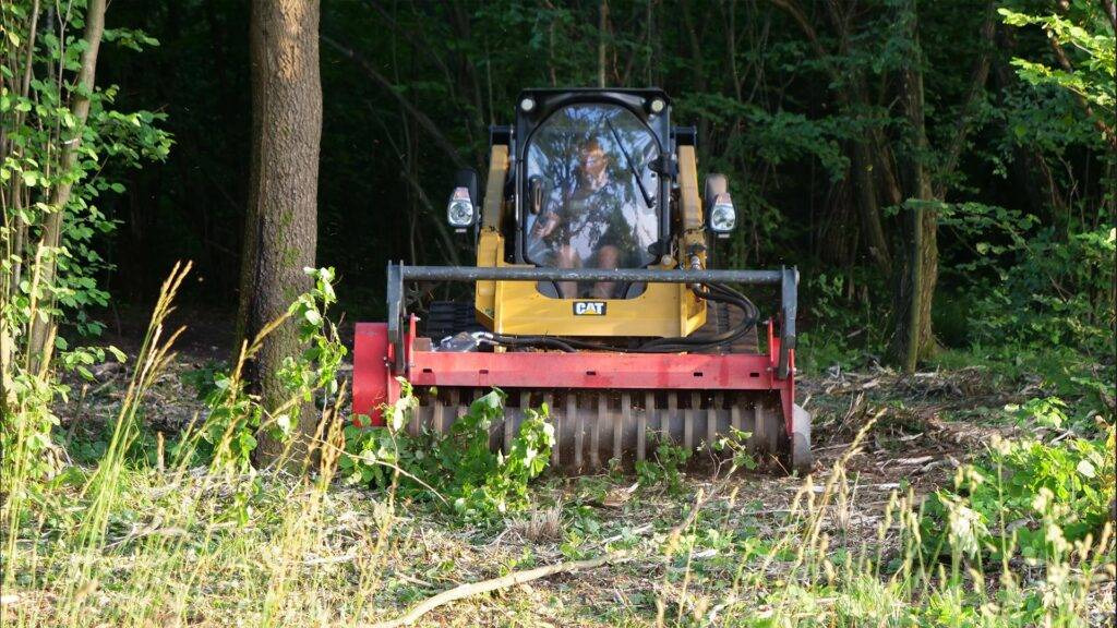 Kovaco 1.65 forestry mulcher for skid loaders - Forestry mulcher: picture 3 Kovaco 1.65 forestry mulcher for skid loaders - Forestry mulcher: picture 3