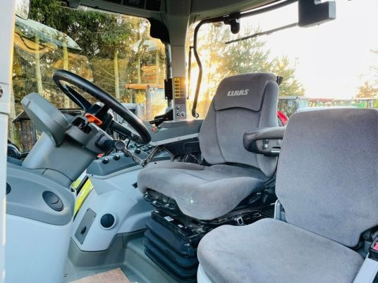 Claas ARION 520 - Farm tractor: picture 5 Claas ARION 520 - Farm tractor: picture 5