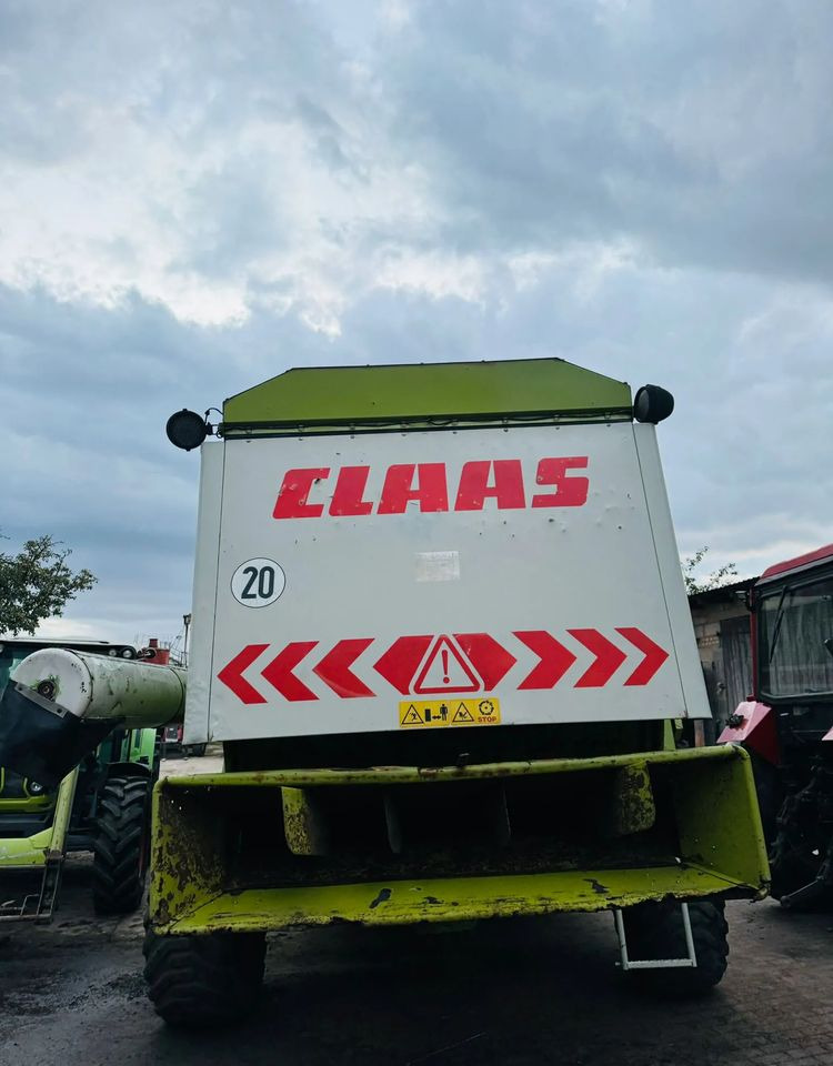Claas MEGA 218 - Combine harvester: picture 4 Claas MEGA 218 - Combine harvester: picture 4