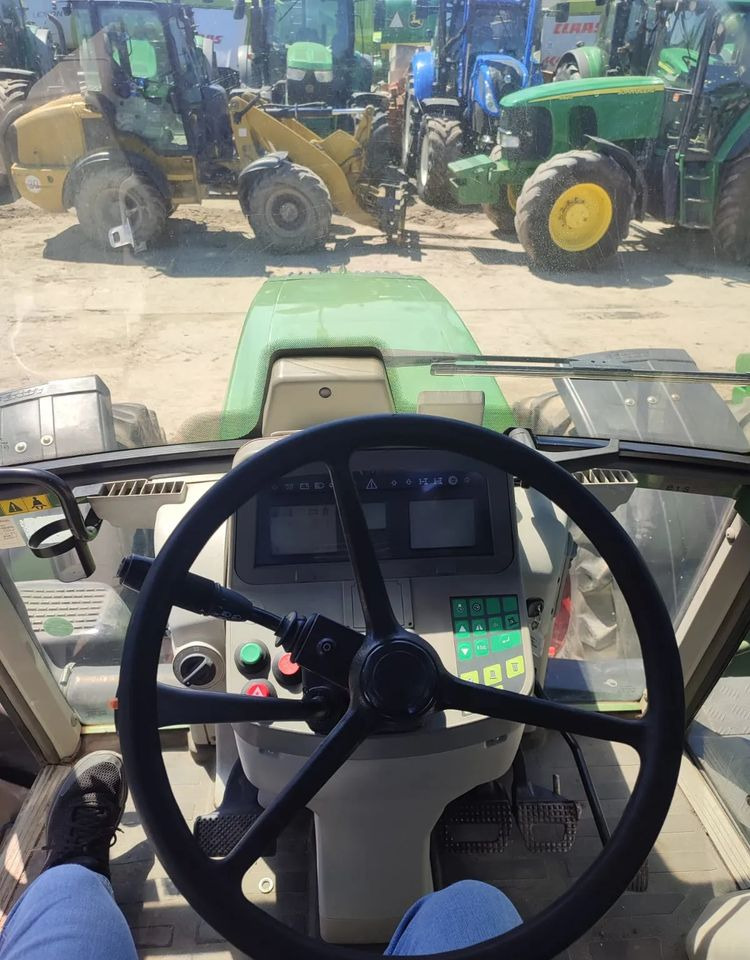 Farm tractor Fendt 716 Vario: picture 16