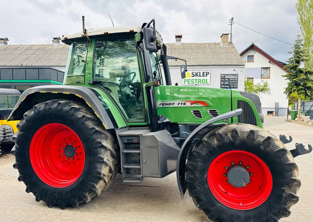 Farm tractor Fendt 716 Vario: picture 7