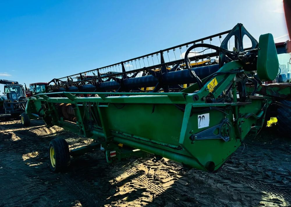 John Deere 630R - Grain header: picture 2 John Deere 630R - Grain header: picture 2