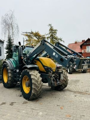 Farm tractor Valtra T174: picture 12