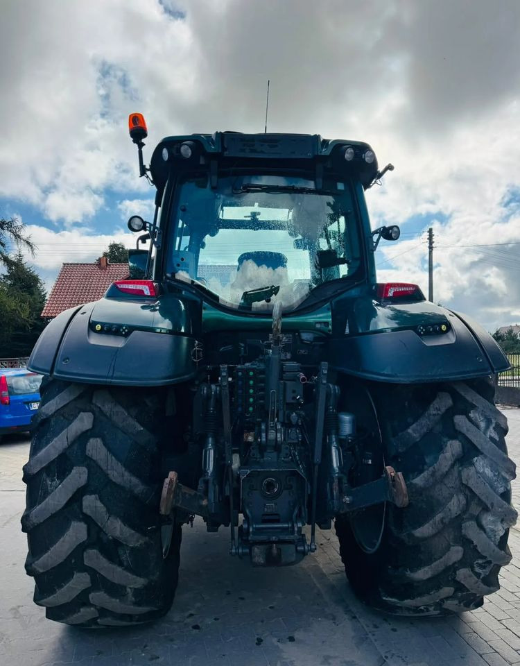 Valtra T214 Versu - Farm tractor: picture 5 Valtra T214 Versu - Farm tractor: picture 5