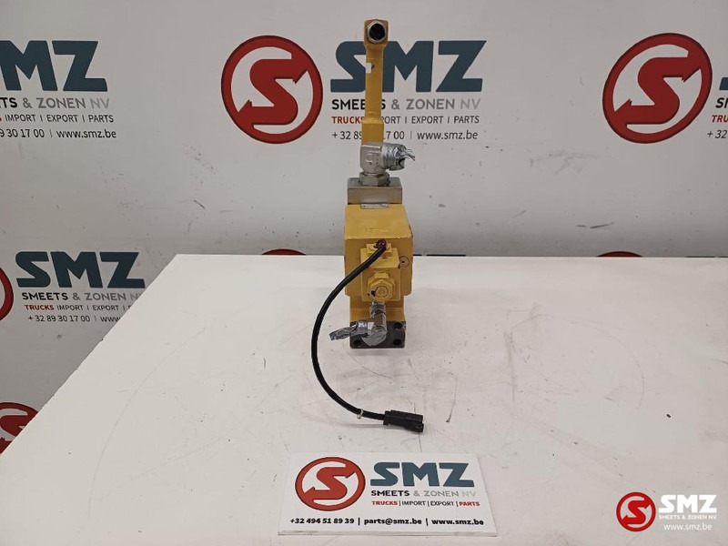 Caterpillar Valve GP check Caterpillar - Hydraulics for Material handling equipment: picture 4 Caterpillar Valve GP check Caterpillar - Hydraulics for Material handling equipment: picture 4