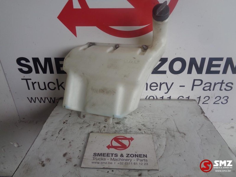 DAF Occ reservoir ruitenspoeistof - Expansion tank for Truck: picture 1 DAF Occ reservoir ruitenspoeistof - Expansion tank for Truck: picture 1