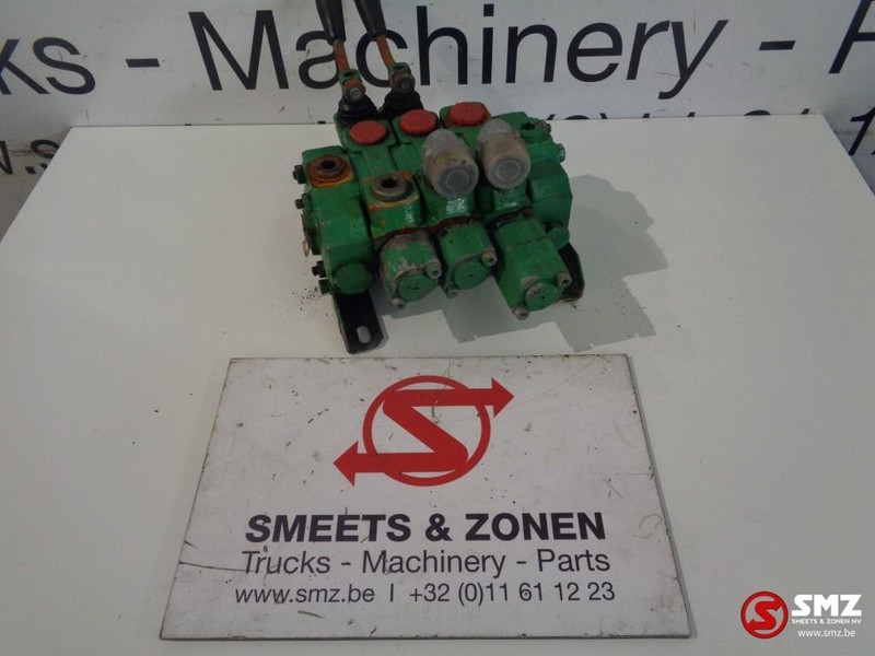 Diversen Occ 4 weg ventiel - Hydraulic valve for Truck: picture 1 Diversen Occ 4 weg ventiel - Hydraulic valve for Truck: picture 1