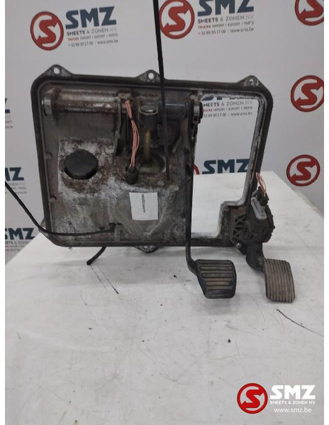 MAN Occ voetremventiel + gaspedaal MAN TGS 81521306298 - Cab and interior for Truck: picture 3 MAN Occ voetremventiel + gaspedaal MAN TGS 81521306298 - Cab and interior for Truck: picture 3