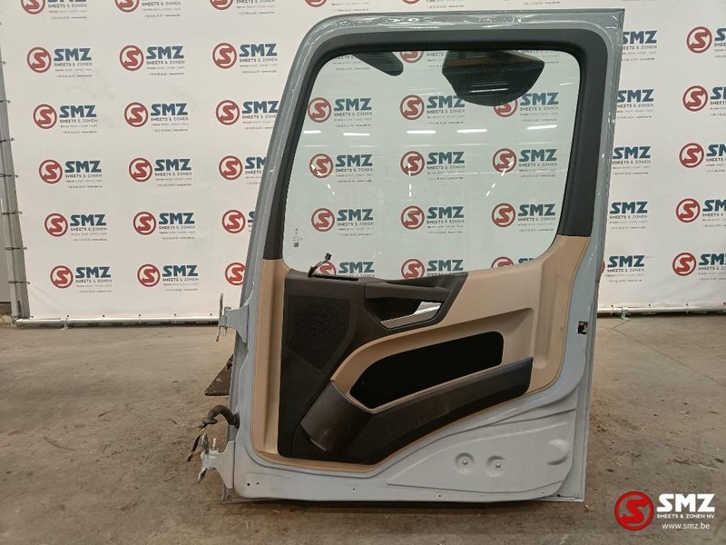 Mercedes-Benz Occ Deur rechts Actros MP4 - Door and parts for Truck: picture 2 Mercedes-Benz Occ Deur rechts Actros MP4 - Door and parts for Truck: picture 2