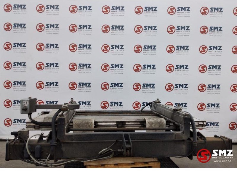 Mercedes-Benz Occ Laadlift BAR cargolift 1100kg - 140cm - Tail lift for Truck: picture 1 Mercedes-Benz Occ Laadlift BAR cargolift 1100kg - 140cm - Tail lift for Truck: picture 1