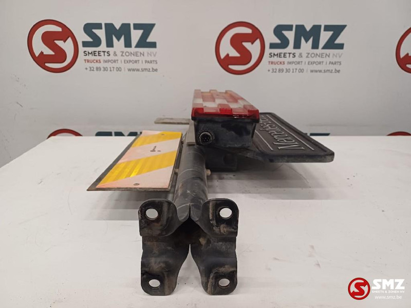 Mercedes-Benz Occ achterlicht rechts met steun Mercedes - Tail light for Truck: picture 3 Mercedes-Benz Occ achterlicht rechts met steun Mercedes - Tail light for Truck: picture 3