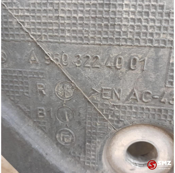 Mercedes-Benz Occ bladveerbeugel vooras rechts Mercedes - Frame/ Chassis for Truck: picture 5 Mercedes-Benz Occ bladveerbeugel vooras rechts Mercedes - Frame/ Chassis for Truck: picture 5