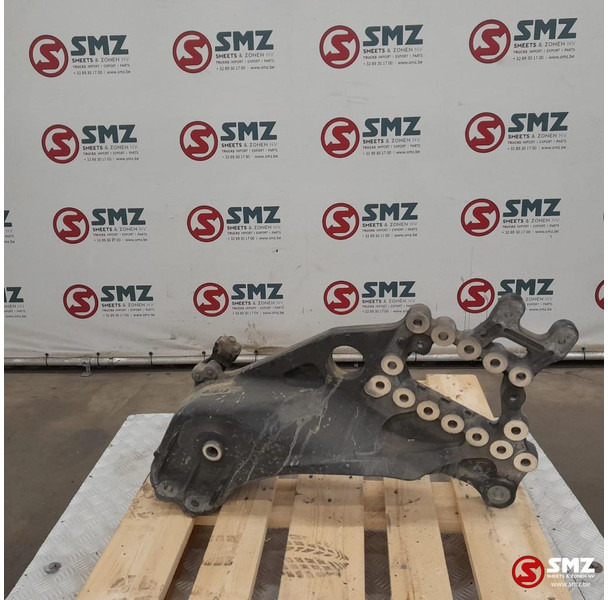 Mercedes-Benz Occ bladveerbeugel vooras rechts Mercedes - Frame/ Chassis for Truck: picture 1 Mercedes-Benz Occ bladveerbeugel vooras rechts Mercedes - Frame/ Chassis for Truck: picture 1