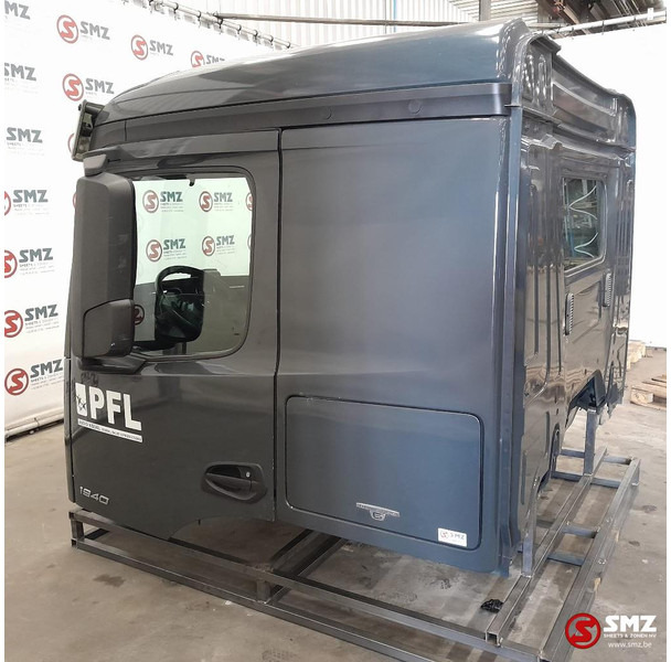 Mercedes-Benz Occ cabine Mercedes Actros MP4 low - Cab and interior for Truck: picture 2 Mercedes-Benz Occ cabine Mercedes Actros MP4 low - Cab and interior for Truck: picture 2