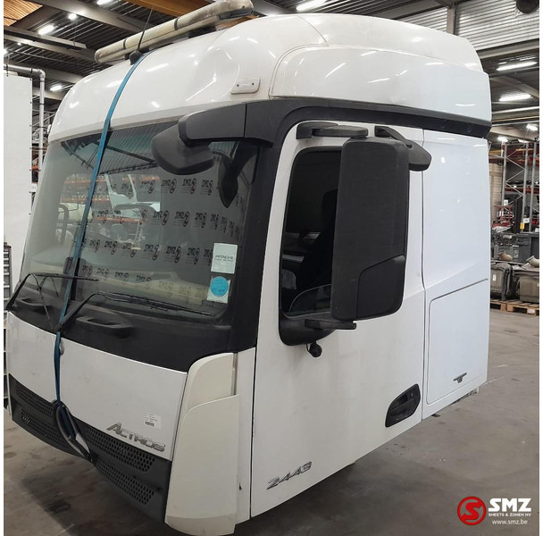 Mercedes-Benz Occ cabine RHD Mercedes - Cab and interior for Truck: picture 1 Mercedes-Benz Occ cabine RHD Mercedes - Cab and interior for Truck: picture 1