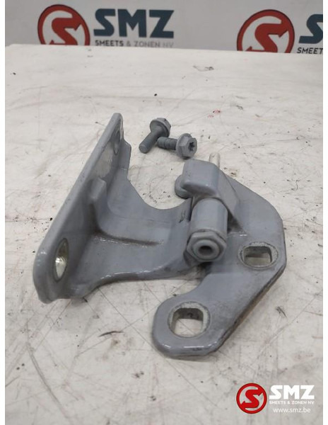 Mercedes-Benz Occ deurscharnier links Mercedes Actros MP4 - Door and parts for Truck: picture 2 Mercedes-Benz Occ deurscharnier links Mercedes Actros MP4 - Door and parts for Truck: picture 2