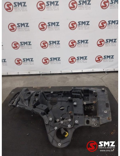 Mercedes-Benz Occ koplampdrager rechts Mercedes - Headlight for Truck: picture 1 Mercedes-Benz Occ koplampdrager rechts Mercedes - Headlight for Truck: picture 1