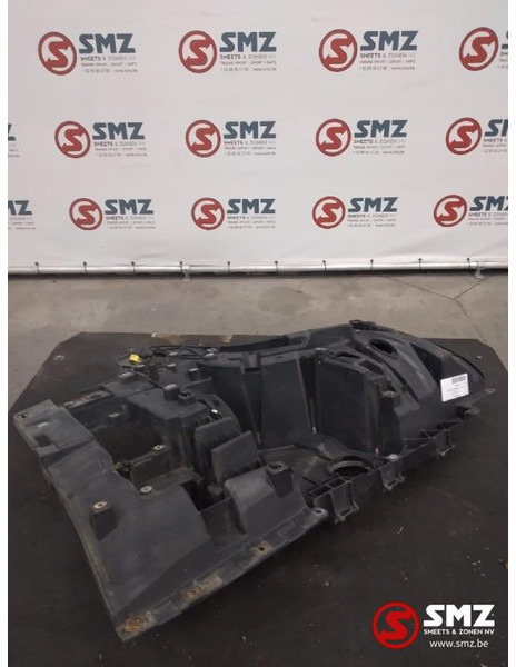 Mercedes-Benz Occ koplampdrager rechts Mercedes - Headlight for Truck: picture 2 Mercedes-Benz Occ koplampdrager rechts Mercedes - Headlight for Truck: picture 2