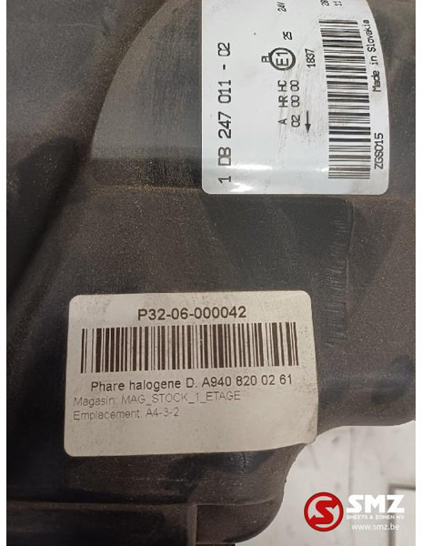 Mercedes-Benz Set koplampen L/R Mercedes - Headlight for Truck: picture 3 Mercedes-Benz Set koplampen L/R Mercedes - Headlight for Truck: picture 3