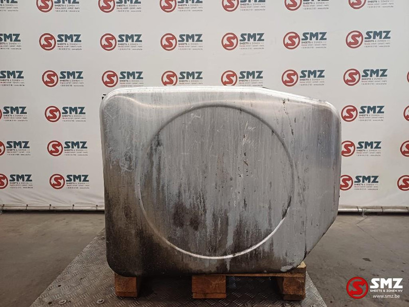 Renault Occ brandstoftank 735L Renault - Fuel tank for Truck: picture 4 Renault Occ brandstoftank 735L Renault - Fuel tank for Truck: picture 4