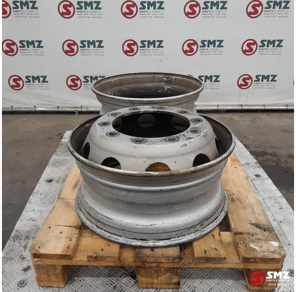 Volvo Occ set van 2 velgen 22.5x9.00 Volvo - Rim for Truck: picture 3 Volvo Occ set van 2 velgen 22.5x9.00 Volvo - Rim for Truck: picture 3