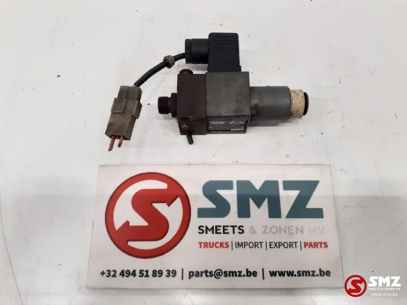 Zettelmeyer Occ drukschakelaar Zettelmeyer - Electrical system for Truck: picture 2 Zettelmeyer Occ drukschakelaar Zettelmeyer - Electrical system for Truck: picture 2
