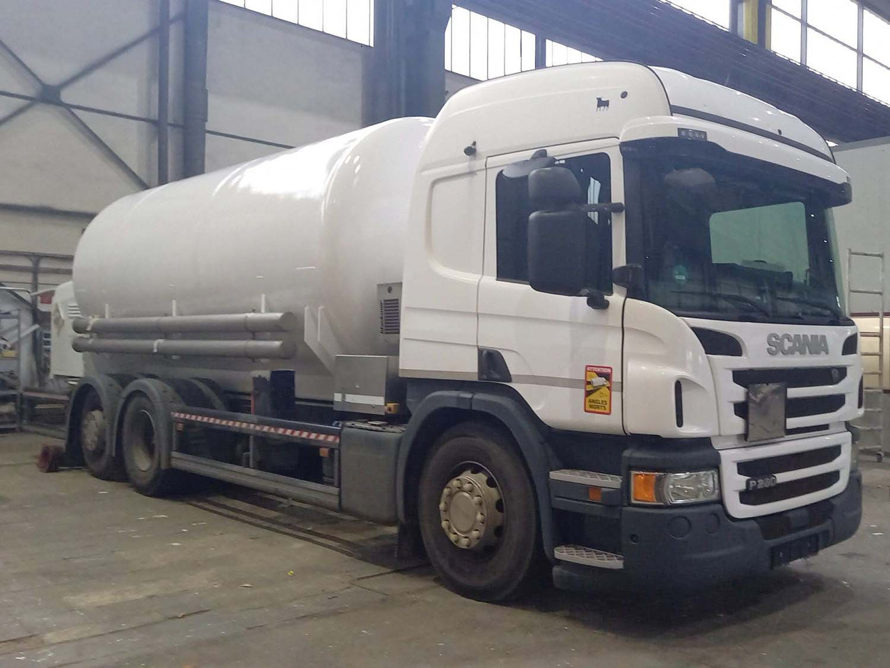 SCANIA Gas tank truck Orca cryogenic used for nitrogen and argon - Tank truck: picture 1 SCANIA Gas tank truck Orca cryogenic used for nitrogen and argon - Tank truck: picture 1