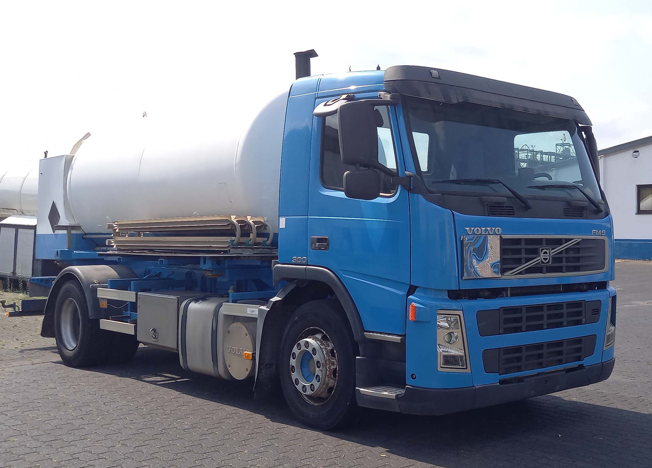 VOLVO Gas oxygen, argon, nitrogen - Tank truck: picture 1 VOLVO Gas oxygen, argon, nitrogen - Tank truck: picture 1