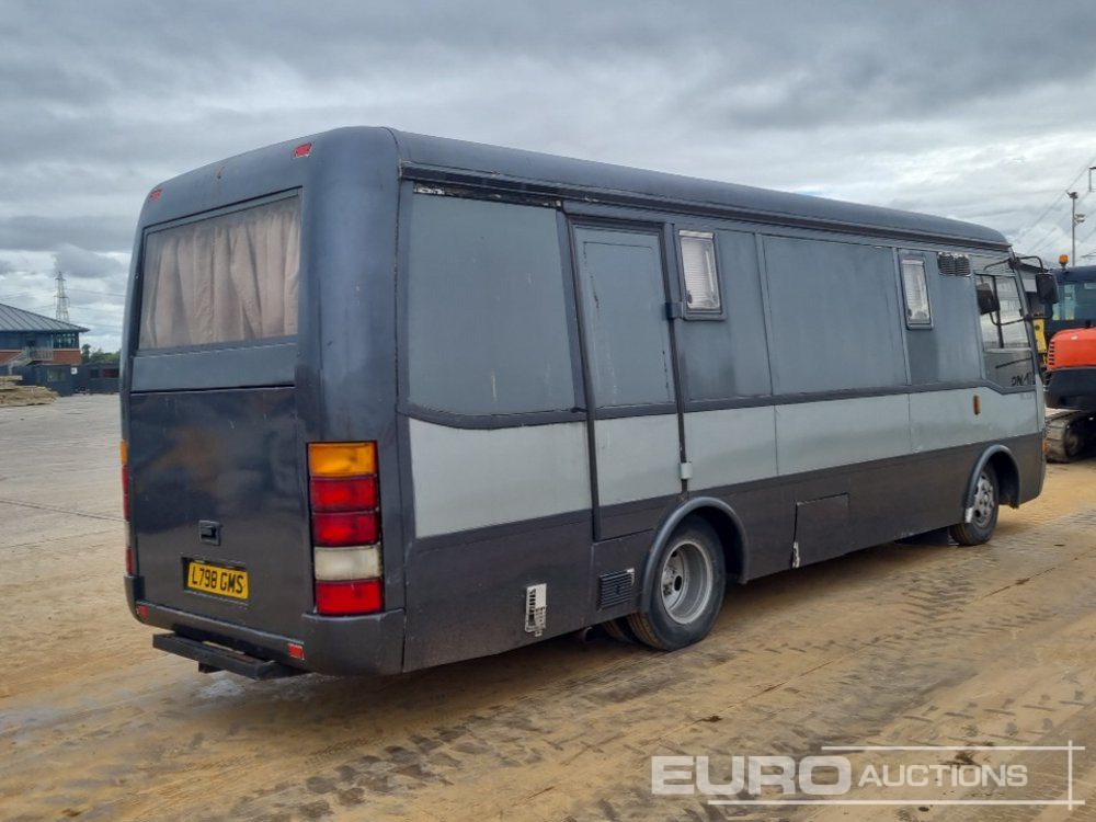 1993 Caetano 4x2 5 Berth Motorhome, Sink, Fridge Freezer, Oven & Hob, Wash Room, Diesel Heater, Solar Panels, Awning, Manual Gearbox - Camper van: picture 5 1993 Caetano 4x2 5 Berth Motorhome, Sink, Fridge Freezer, Oven & Hob, Wash Room, Diesel Heater, Solar Panels, Awning, Manual Gearbox - Camper van: picture 5