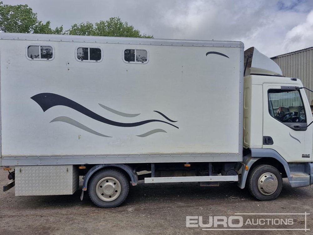 2006 DAF 45.150 - Livestock truck: picture 3 2006 DAF 45.150 - Livestock truck: picture 3