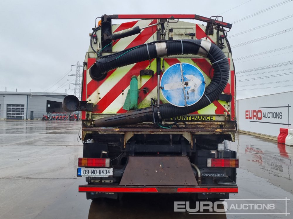 2009 Mercedes Atego 1318 - Road sweeper: picture 4 2009 Mercedes Atego 1318 - Road sweeper: picture 4
