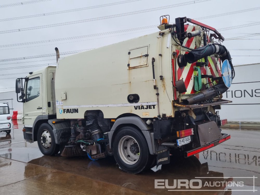 2009 Mercedes Atego 1318 - Road sweeper: picture 3 2009 Mercedes Atego 1318 - Road sweeper: picture 3