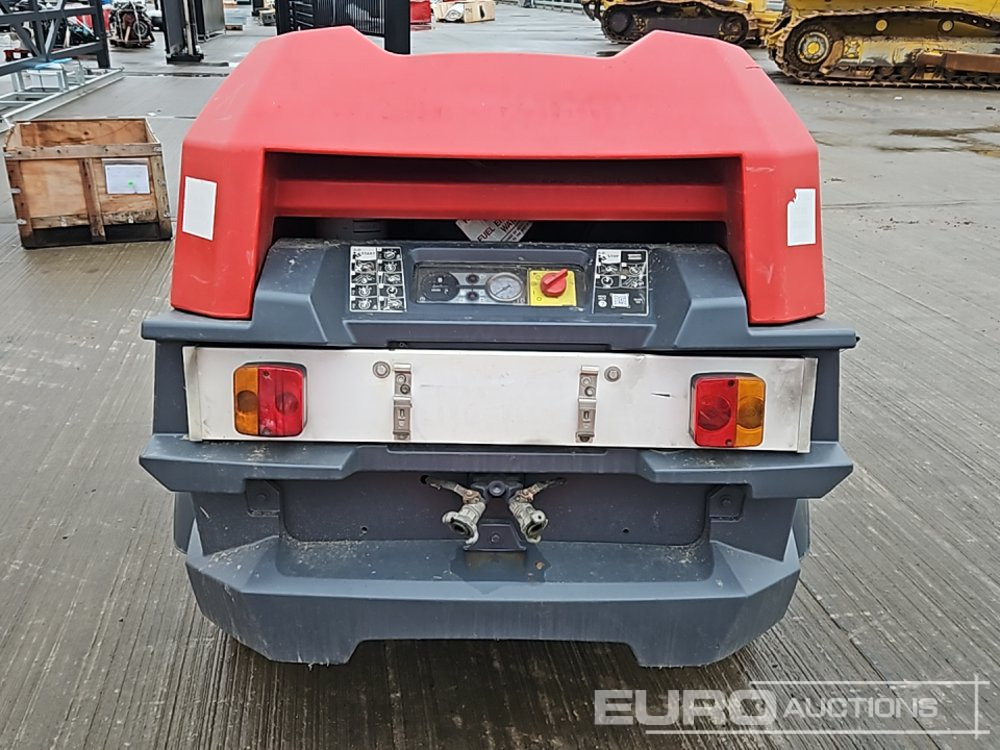 2011 Atlas Copco XAS48 - Air compressor: picture 4 2011 Atlas Copco XAS48 - Air compressor: picture 4