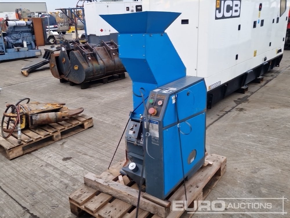 2011 Sintd TG-1821 415 Volt Recycling Granulator - Construction equipment: picture 1 2011 Sintd TG-1821 415 Volt Recycling Granulator - Construction equipment: picture 1