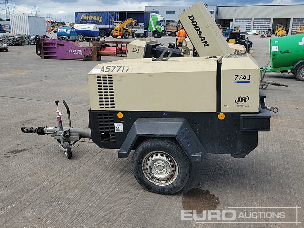 2012 Doosan 741 - Air compressor: picture 2 2012 Doosan 741 - Air compressor: picture 2