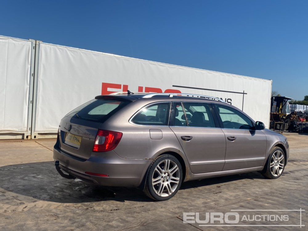 2012 Skoda Superb - Car: picture 5 2012 Skoda Superb - Car: picture 5