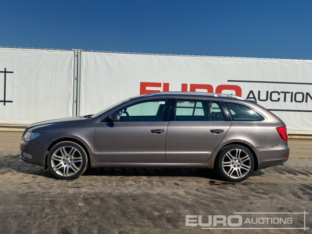 2012 Skoda Superb - Car: picture 2 2012 Skoda Superb - Car: picture 2