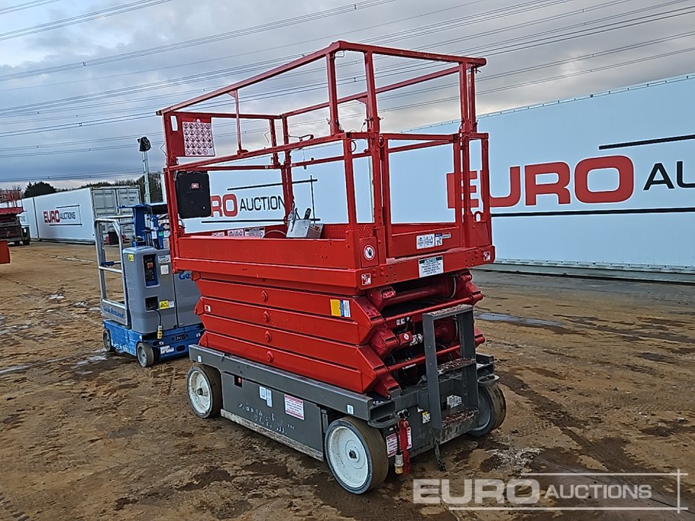 2012 SkyJack SJIII-4632 - Scissor lift: picture 3 2012 SkyJack SJIII-4632 - Scissor lift: picture 3