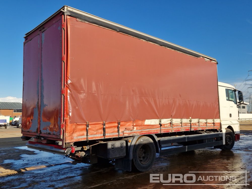 2013 MAN TGX18.400 - Curtainsider truck: picture 5 2013 MAN TGX18.400 - Curtainsider truck: picture 5