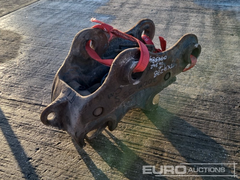 2013 Miller Hydraulic Double Lock Quick Hitch 80mm Pin to suit 20 Ton Excavator - Quick coupler: picture 5 2013 Miller Hydraulic Double Lock Quick Hitch 80mm Pin to suit 20 Ton Excavator - Quick coupler: picture 5