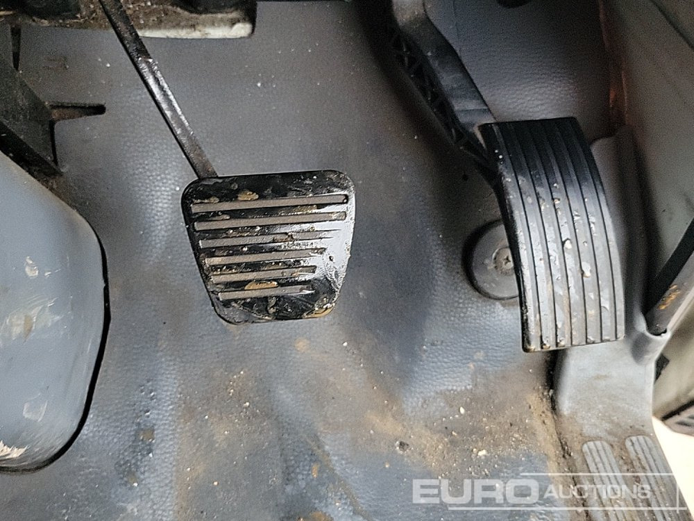 Refrigerator truck 2013 Mitsubishi 7C15: picture 20