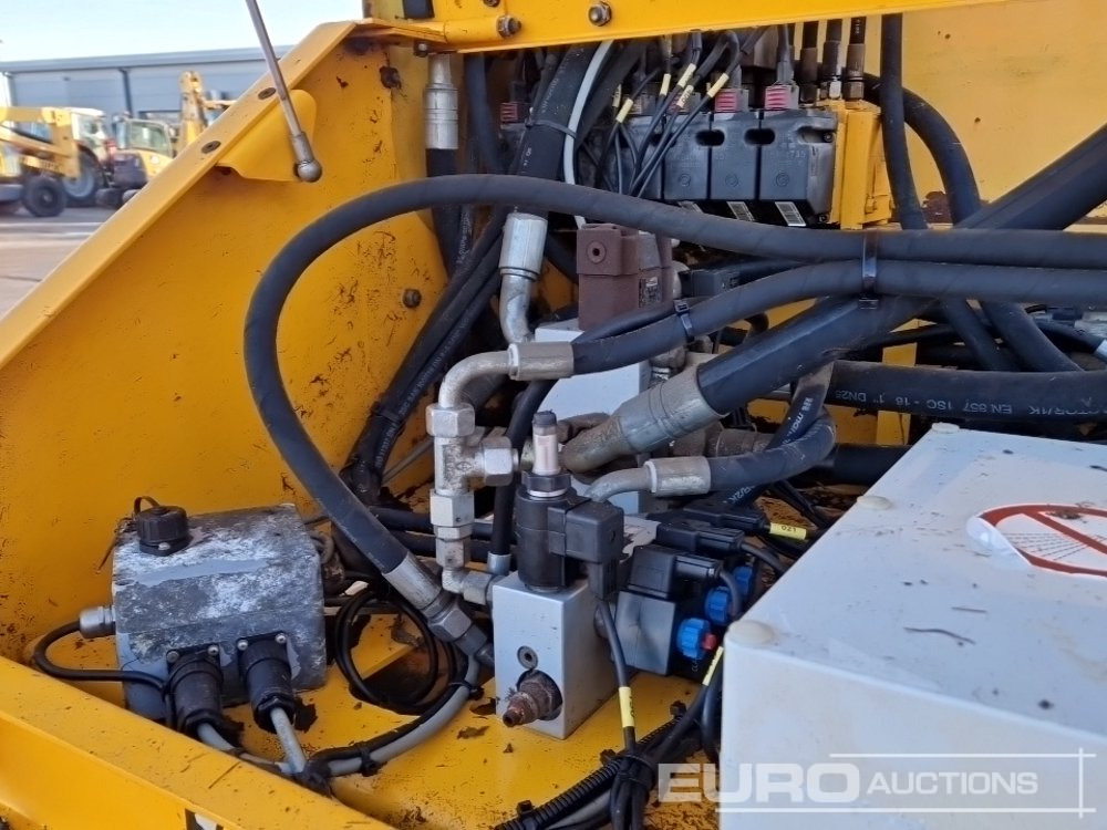 Farm tractor 2014 John Deere 6190R: picture 44