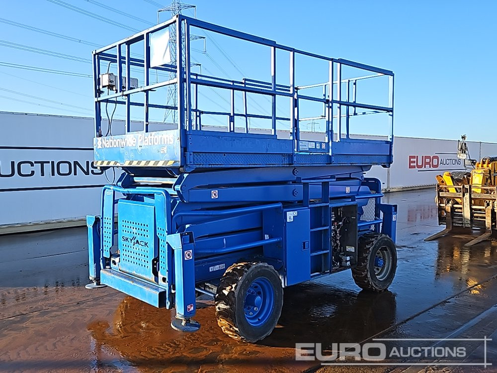 2014 SkyJack SJ8841 - Scissor lift: picture 1 2014 SkyJack SJ8841 - Scissor lift: picture 1