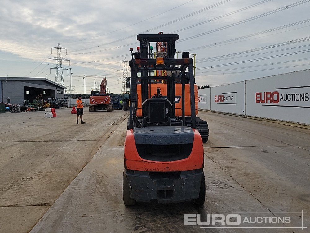 2014 Toyota 52-8FDF30 - Forklift: picture 4 2014 Toyota 52-8FDF30 - Forklift: picture 4