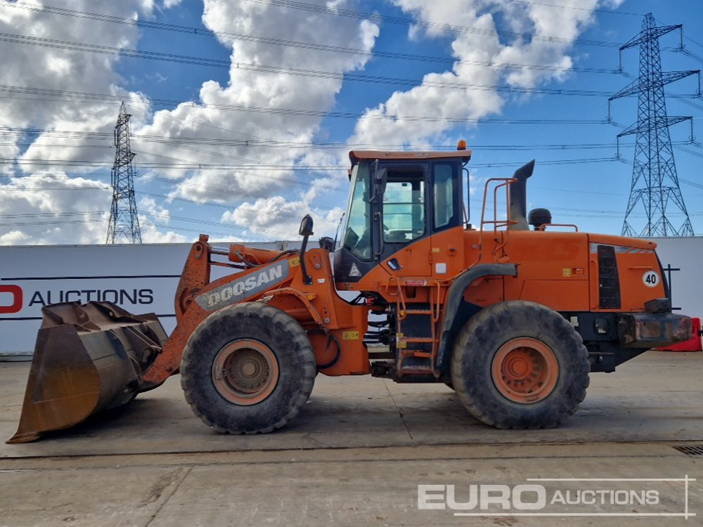 2015 Doosan DL300-3 - Wheel loader: picture 2 2015 Doosan DL300-3 - Wheel loader: picture 2