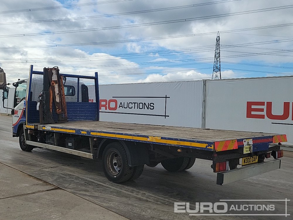 2015 Isuzu NPR - Dropside/ Flatbed truck: picture 3 2015 Isuzu NPR - Dropside/ Flatbed truck: picture 3