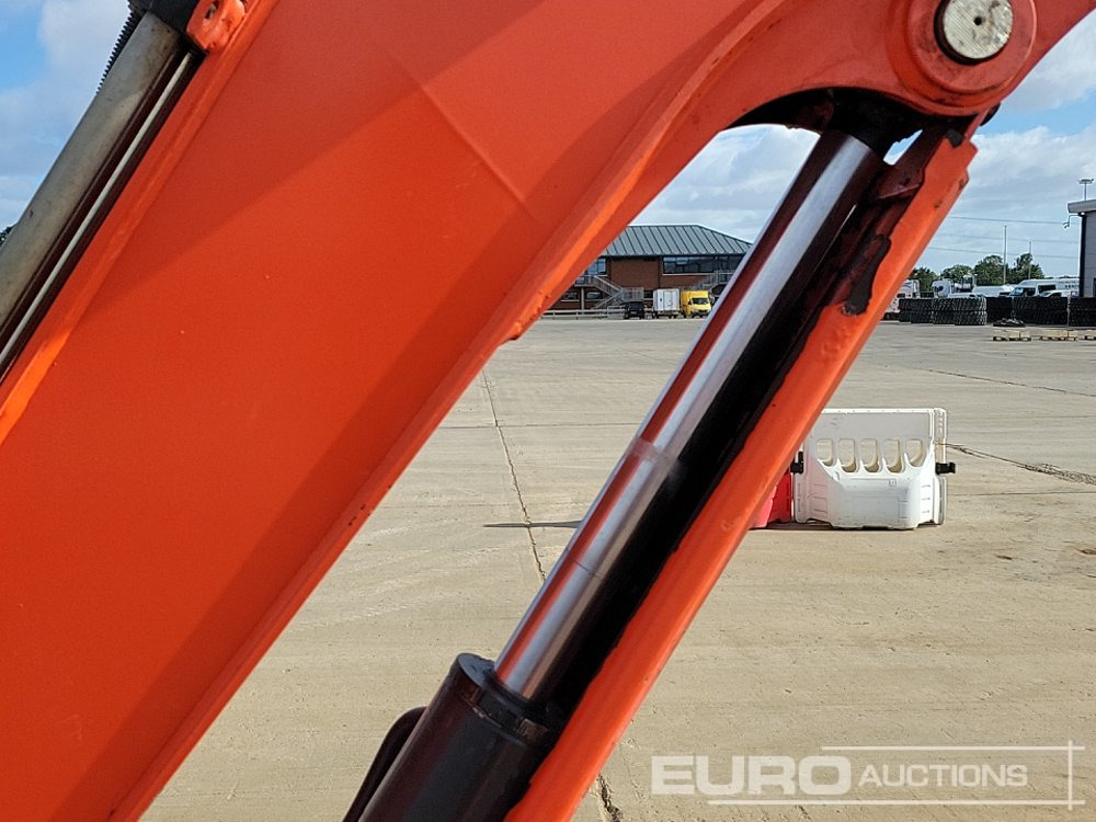 Mini excavator 2015 Kubota KX71-3: picture 18
