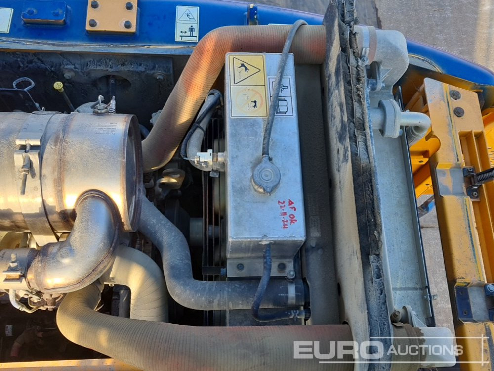 Crawler excavator 2016 Hyundai R140LC-9A: picture 35