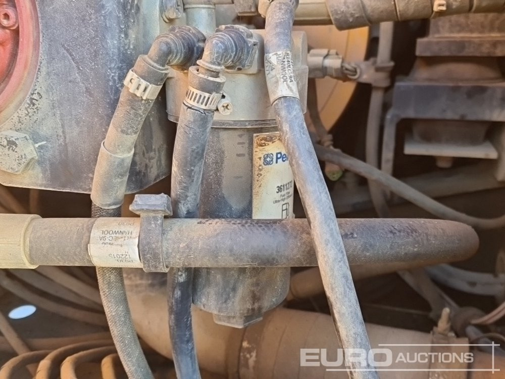 Crawler excavator 2016 Hyundai R140LC-9A: picture 33